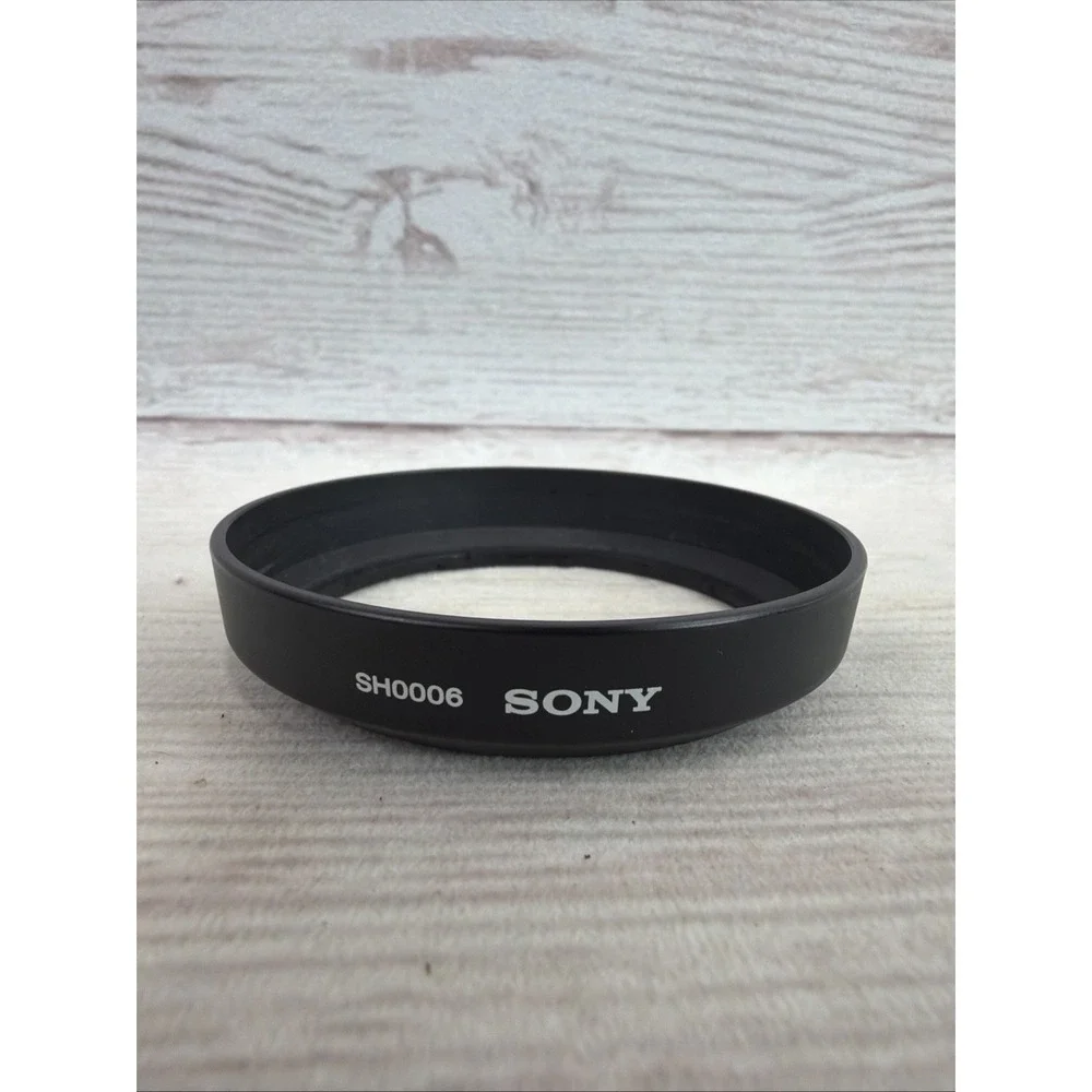 OEM Sony SH0006 Lens hood Shade for Sony 18-70mm f3.5-5.6 DT A DA lens